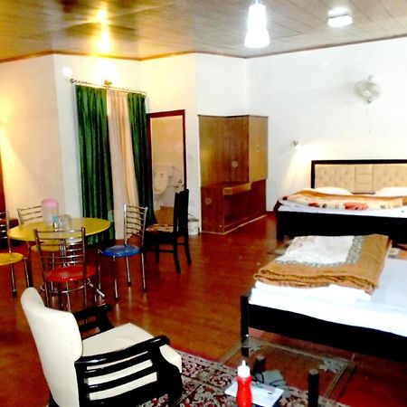 Goroomgo Moon Nainital Near Naini Lake - Parking & Lift Facilities -Hygiene And Spacious Room - Best Seller מראה חיצוני תמונה