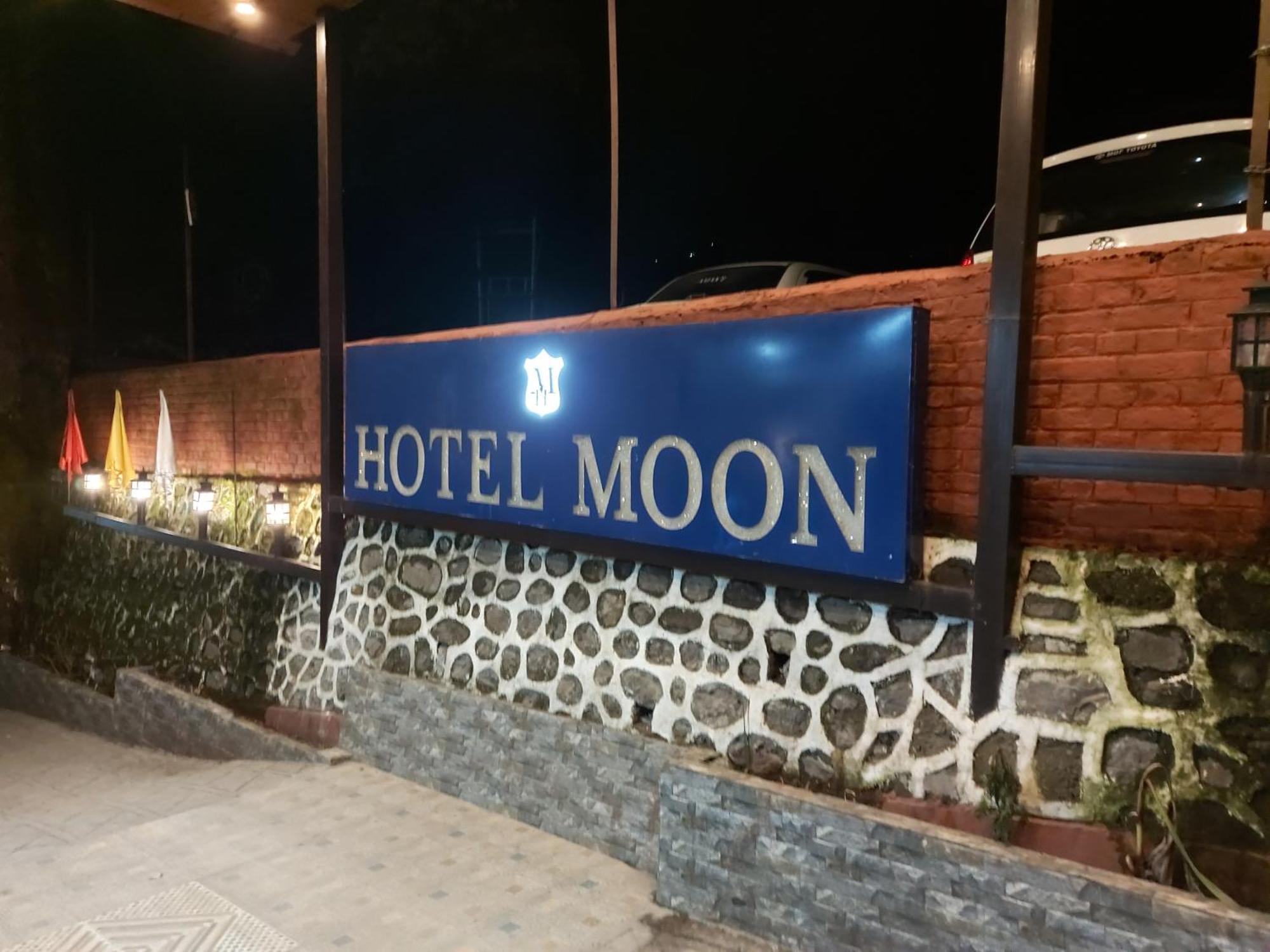 Goroomgo Moon Nainital Near Naini Lake - Parking & Lift Facilities -Hygiene And Spacious Room - Best Seller מראה חיצוני תמונה